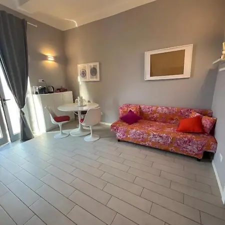 Grazioso Bilocale Apartment *